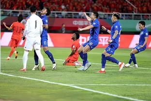 足球报：上次新加坡0-2落后没输球，还是12年前3-2逆转老挝
